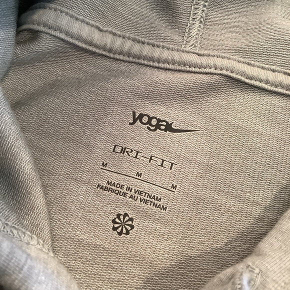 Nike Yoga Dri-Fit Gray Hooded Pullover Sweatshirt Size Large - Picture 8 of 9